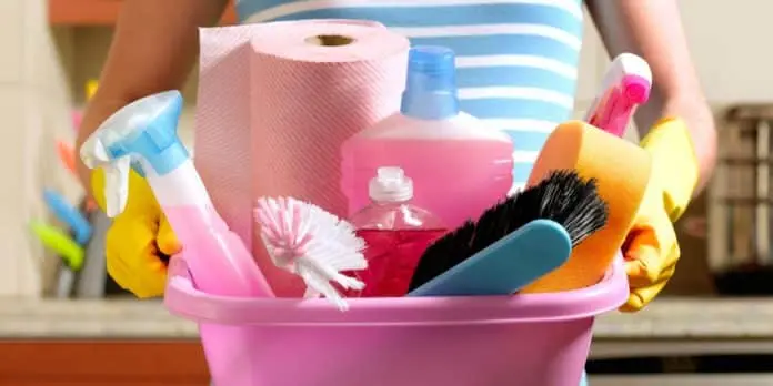 Cele mai daunatoare produse de curatenie pe perioada sarcinii
