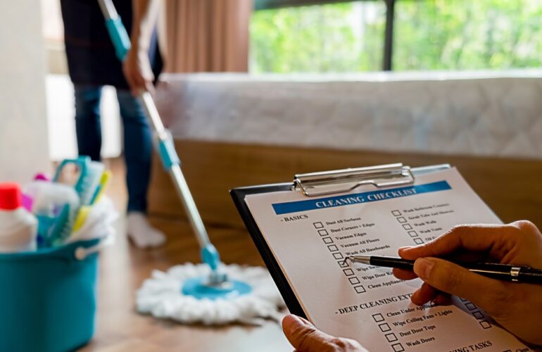 Curățenia Acasă: 7 trucuri și sfaturi pentru mai mult spor